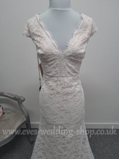 Tadashi Shoji ivory/petal colour simple lightweight wedding dress US 6, UK 10