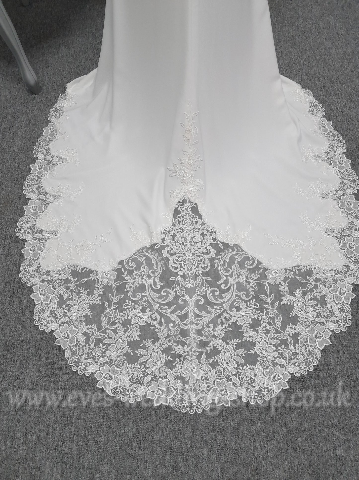 Sweetheart ivory nude crepe  wedding dress UK 14