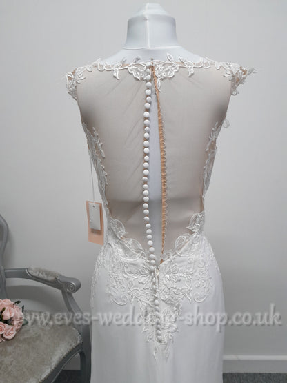 Sweetheart ivory nude crepe  wedding dress UK 14