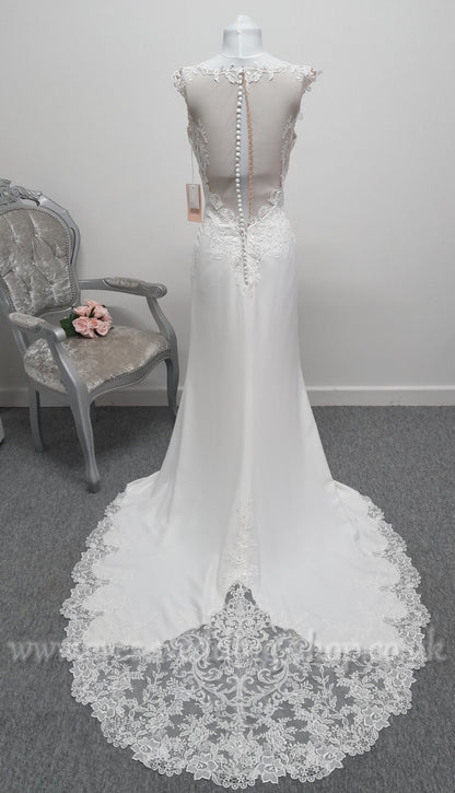 Sweetheart ivory nude crepe  wedding dress UK 14