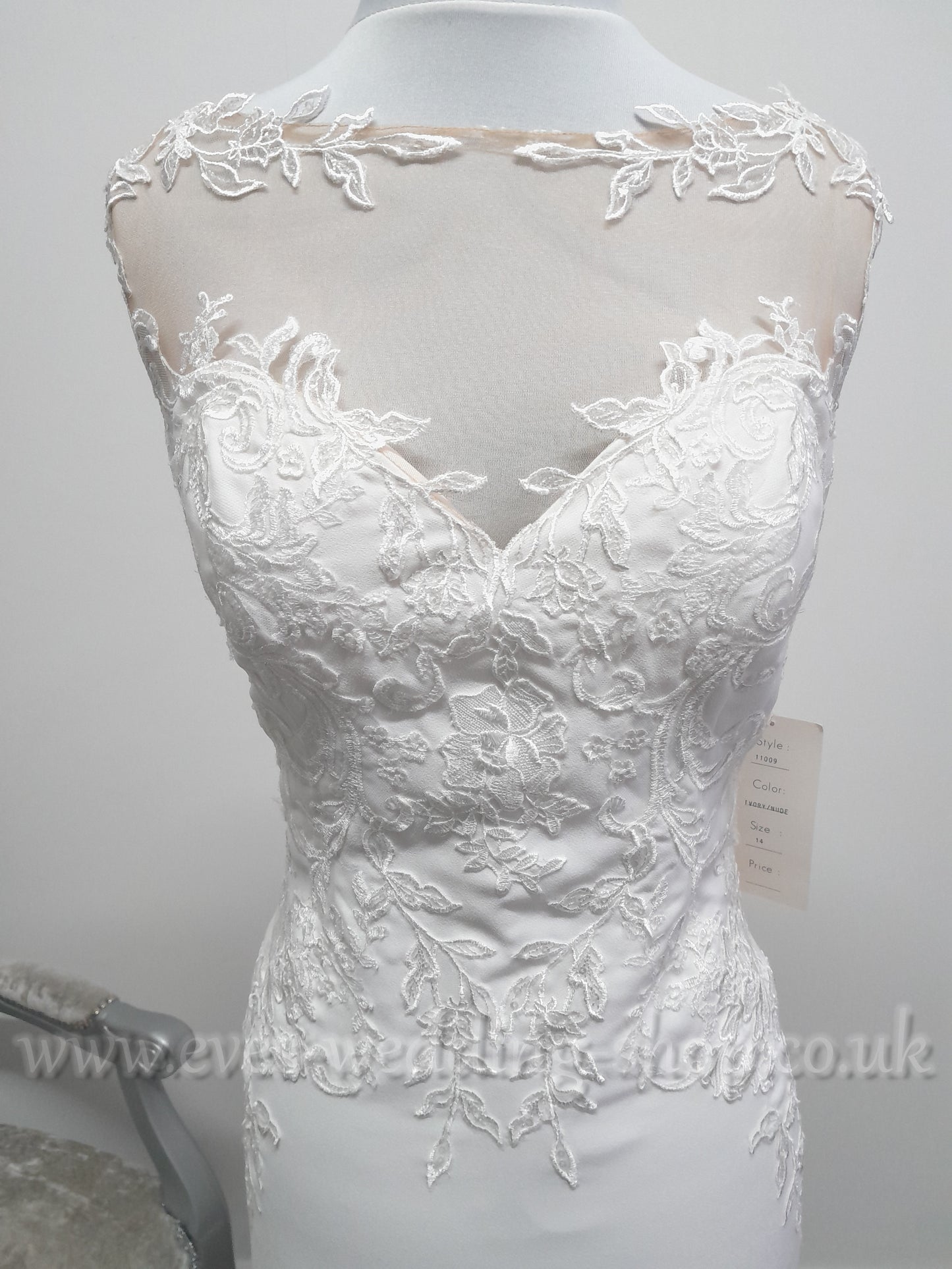 Sweetheart ivory nude crepe  wedding dress UK 14