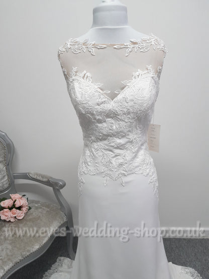 Sweetheart ivory nude crepe  wedding dress UK 14