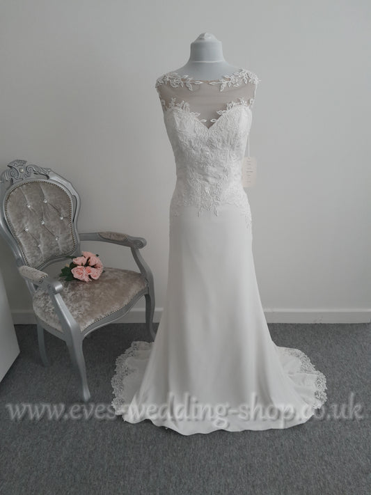 Sweetheart ivory nude crepe  wedding dress UK 14