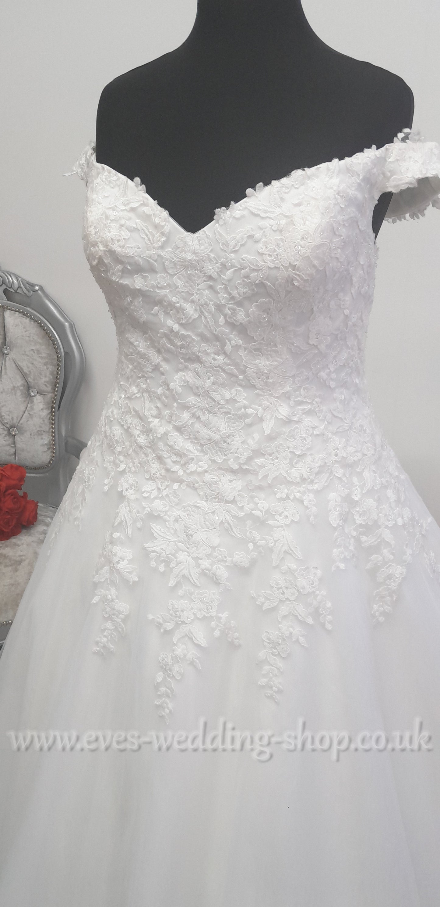 Beautiful ivory off the shoulder wedding dress UK 22