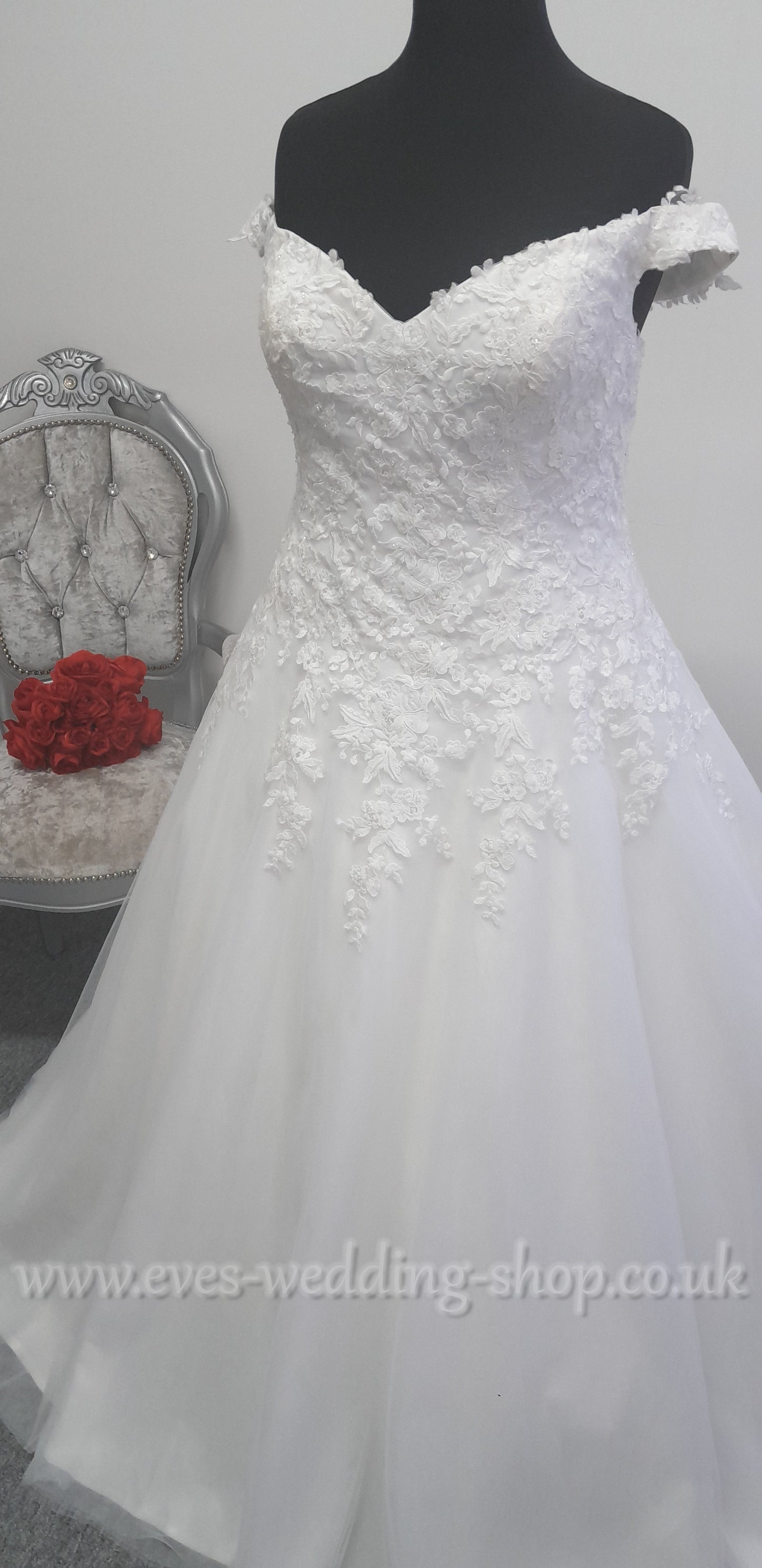 Beautiful ivory off the shoulder wedding dress UK 22