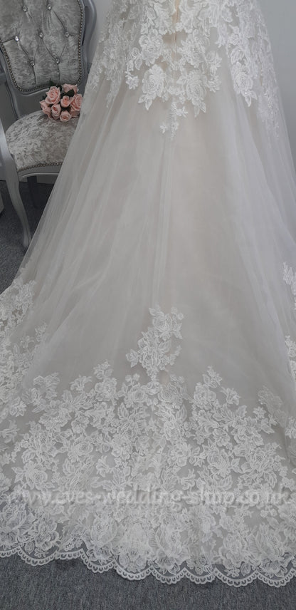 David's Bridal ivory / champagne wedding dress US 20, UK 22
