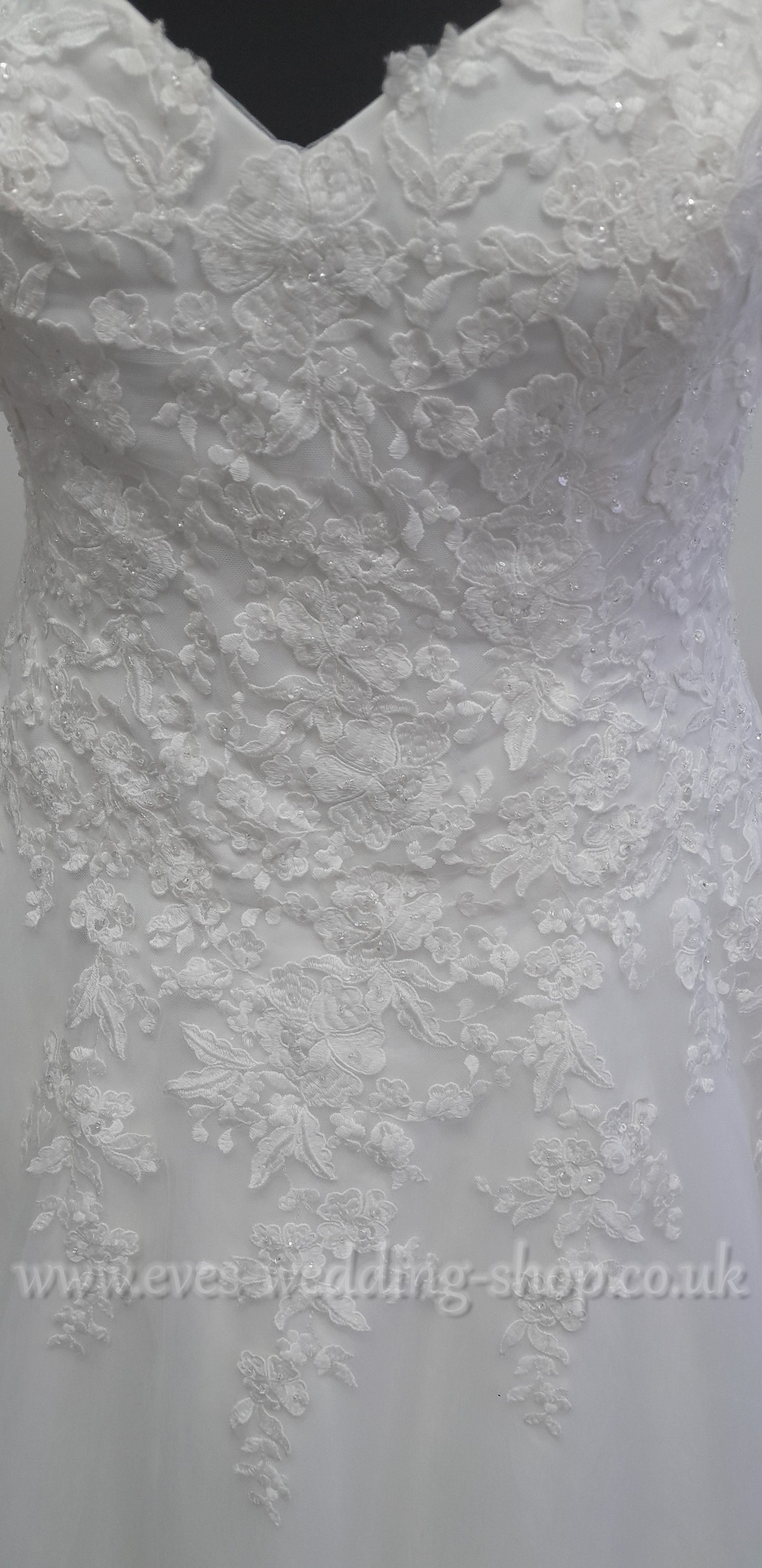 Beautiful ivory off the shoulder wedding dress UK 22
