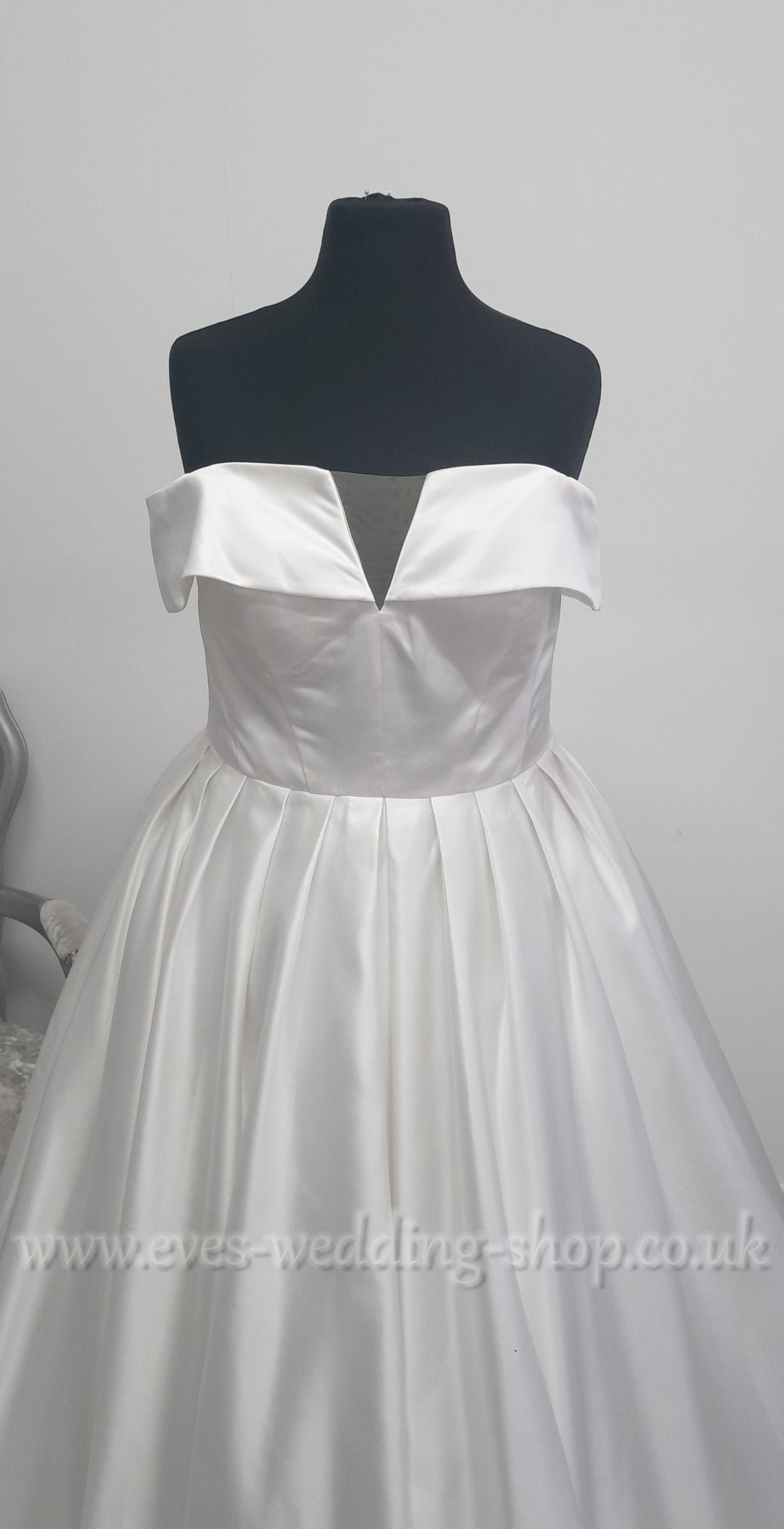 Ivory satin wedding dress UK 18