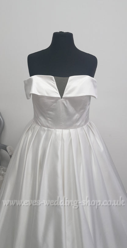 Ivory satin wedding dress UK 18