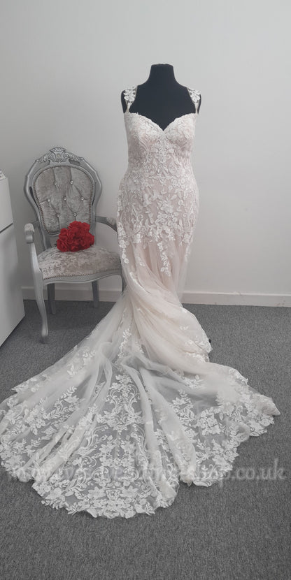 Almond ivory wedding dress with off shoulder straps UK 22