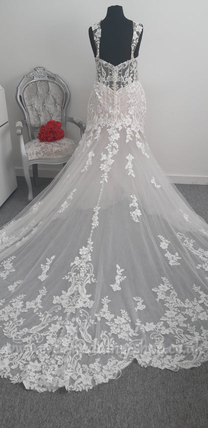 Almond ivory wedding dress with off shoulder straps UK 22