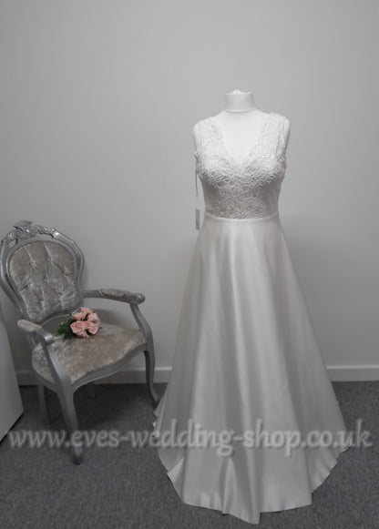 Bianco Evento ''Avalan'' ivory wedding dress  EU 42, UK 14