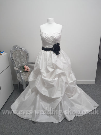 Alfred Angelo wedding dress with black belt UK 16