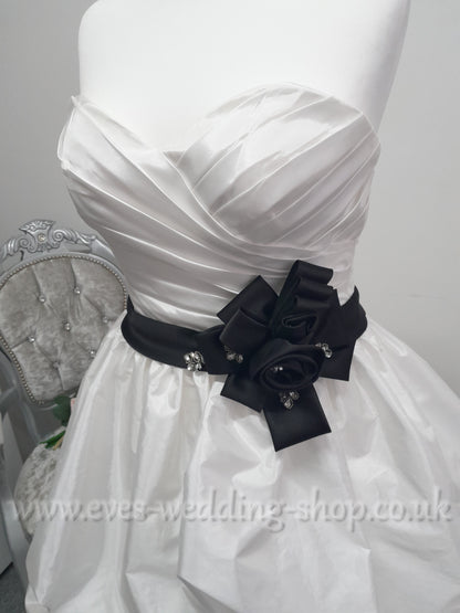 Alfred Angelo wedding dress with black belt UK 16