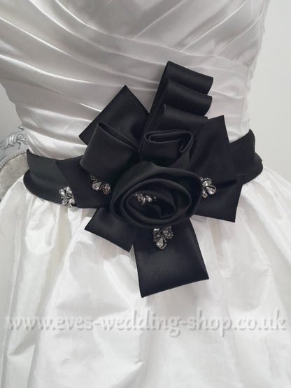 Alfred Angelo wedding dress with black belt UK 16