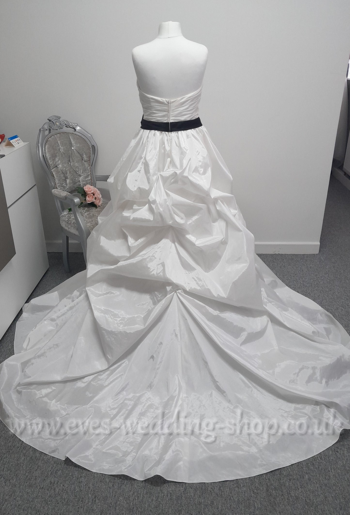 Alfred Angelo wedding dress with black belt UK 16