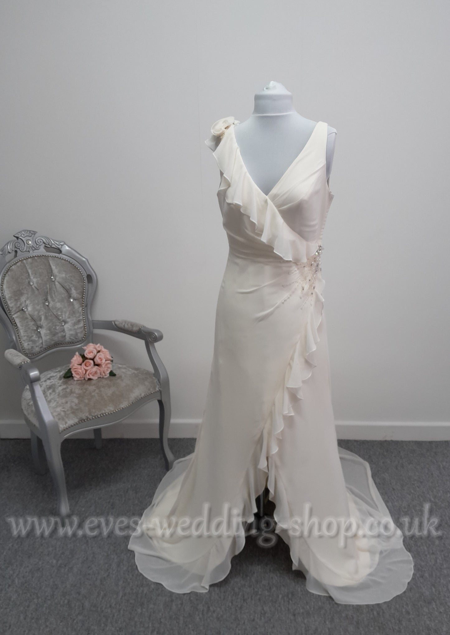 Eden bridals dark ivory V neck wedding dress UK 8