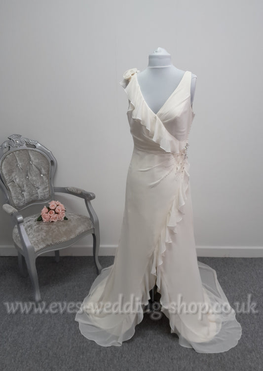 Eden bridals dark ivory V neck wedding dress UK 8