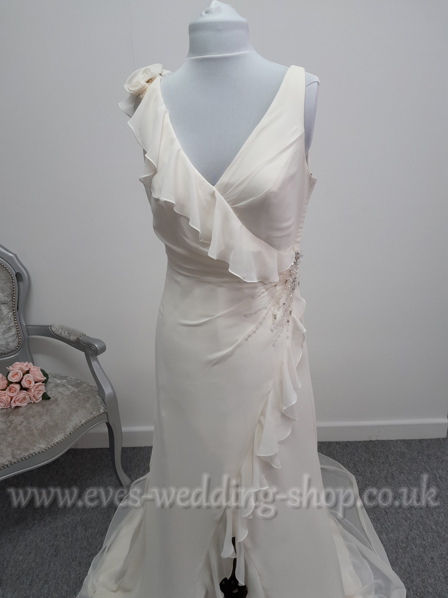 Eden bridals dark ivory V neck wedding dress UK 8