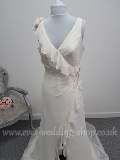 Eden bridals dark ivory V neck wedding dress UK 8