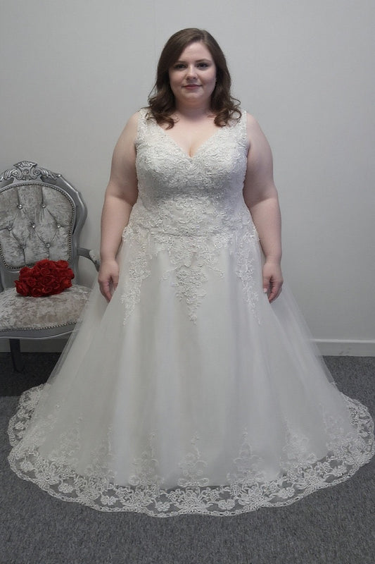 Beautiful brides by Special day ivory tulle lace wedding dress UK 28