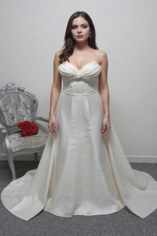 Eva Lendel mikado wedding dress with sleeves and detachable train size 44 /UK 14