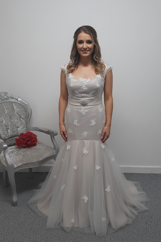 Lou Lou bridal grey wedding dress with brooch UK 16