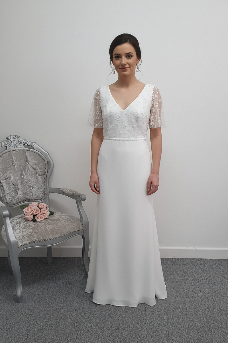 Ivory crepe wedding dress with sleeves UK 12