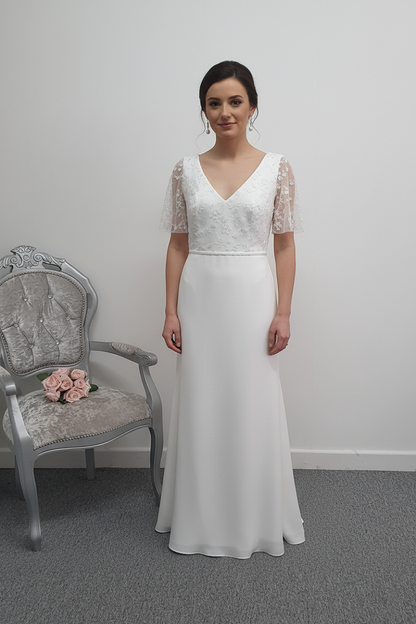 Ivory crepe wedding dress with sleeves UK 12