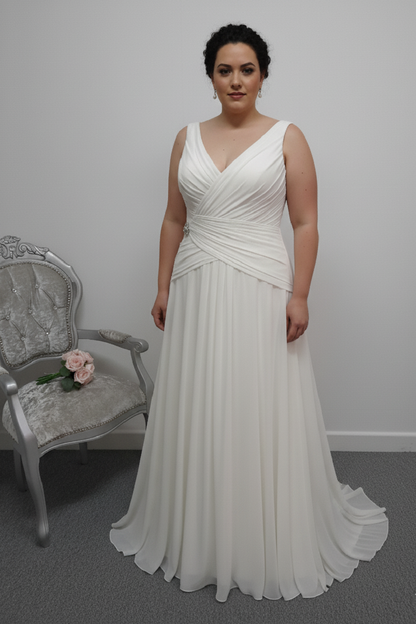 Sonsie ivory V-neck chiffon wedding dress UK 26