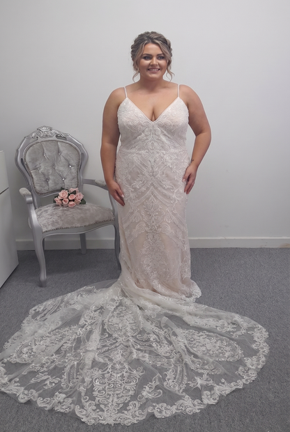 Oleg Cassini ivory / champagne colour wedding dress US 24, UK 26