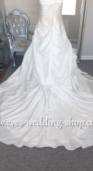 Sonsie  91016 ivory color wedding dress UK 26