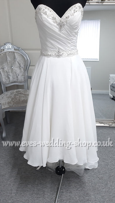 Beautiful ivory dip hem chiffon beach wedding dress UK 8