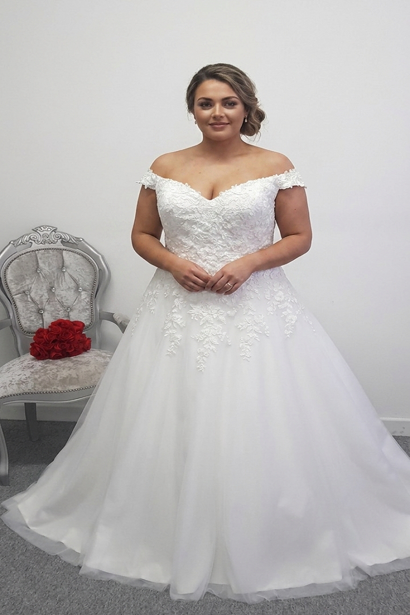 Beautiful ivory off the shoulder wedding dress UK 22