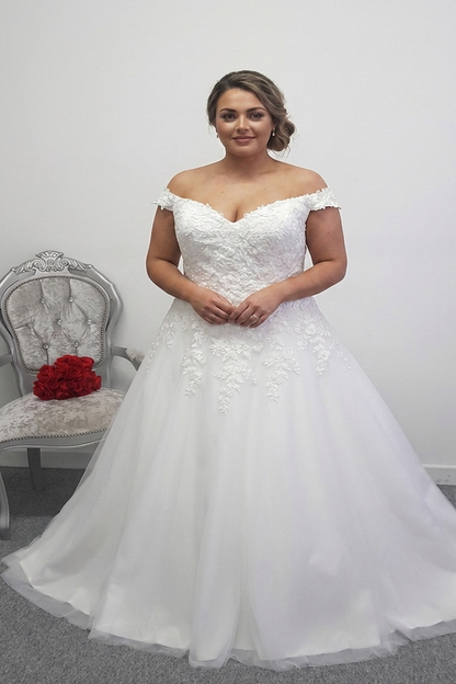 Beautiful ivory off the shoulder wedding dress UK 22