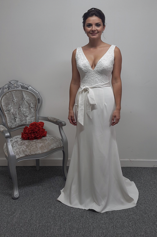 Freda Bennet ivory crepe wedding dress UK 6