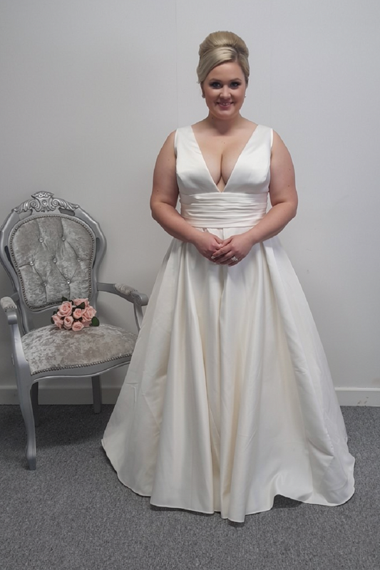 David's Bridal ivory wedding dress US 26, UK 28