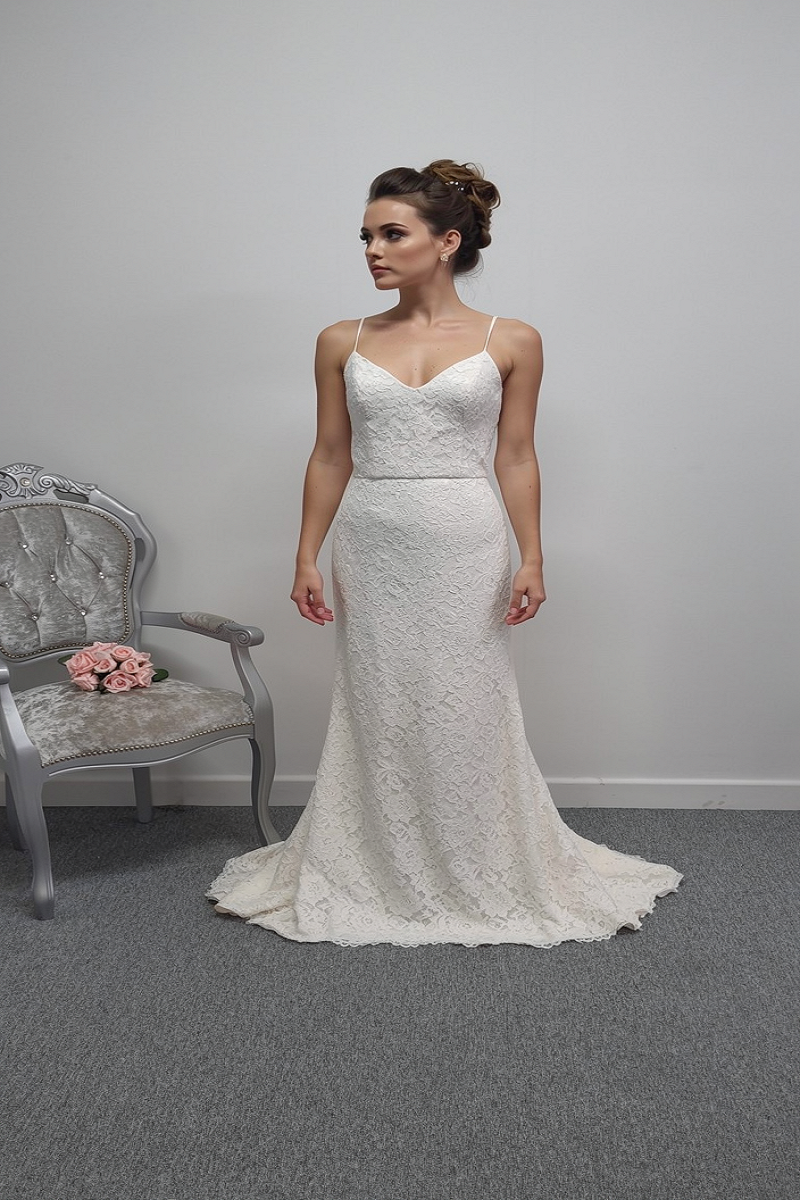 Warm ivory E.Ferrara lace wedding dress UK 12