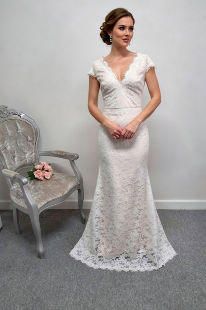 Tadashi Shoji ivory/petal colour simple lightweight wedding dress US 6, UK 10