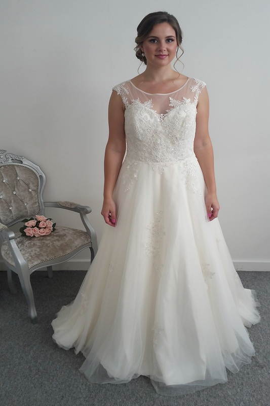 Victoria Kay ivory ball gown wedding dress UK 16