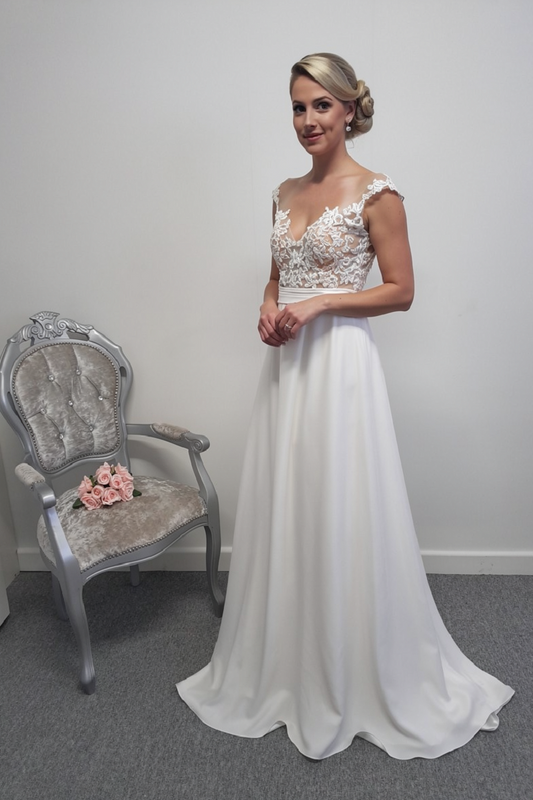 Veromia ivory/nude MW1291  wedding dress UK 12