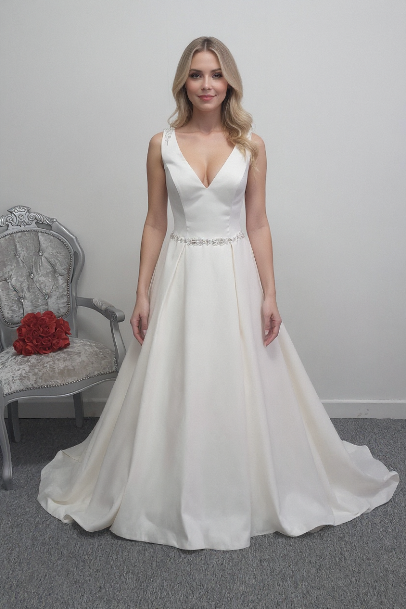 Venus ivory V-neck wedding dress UK 14