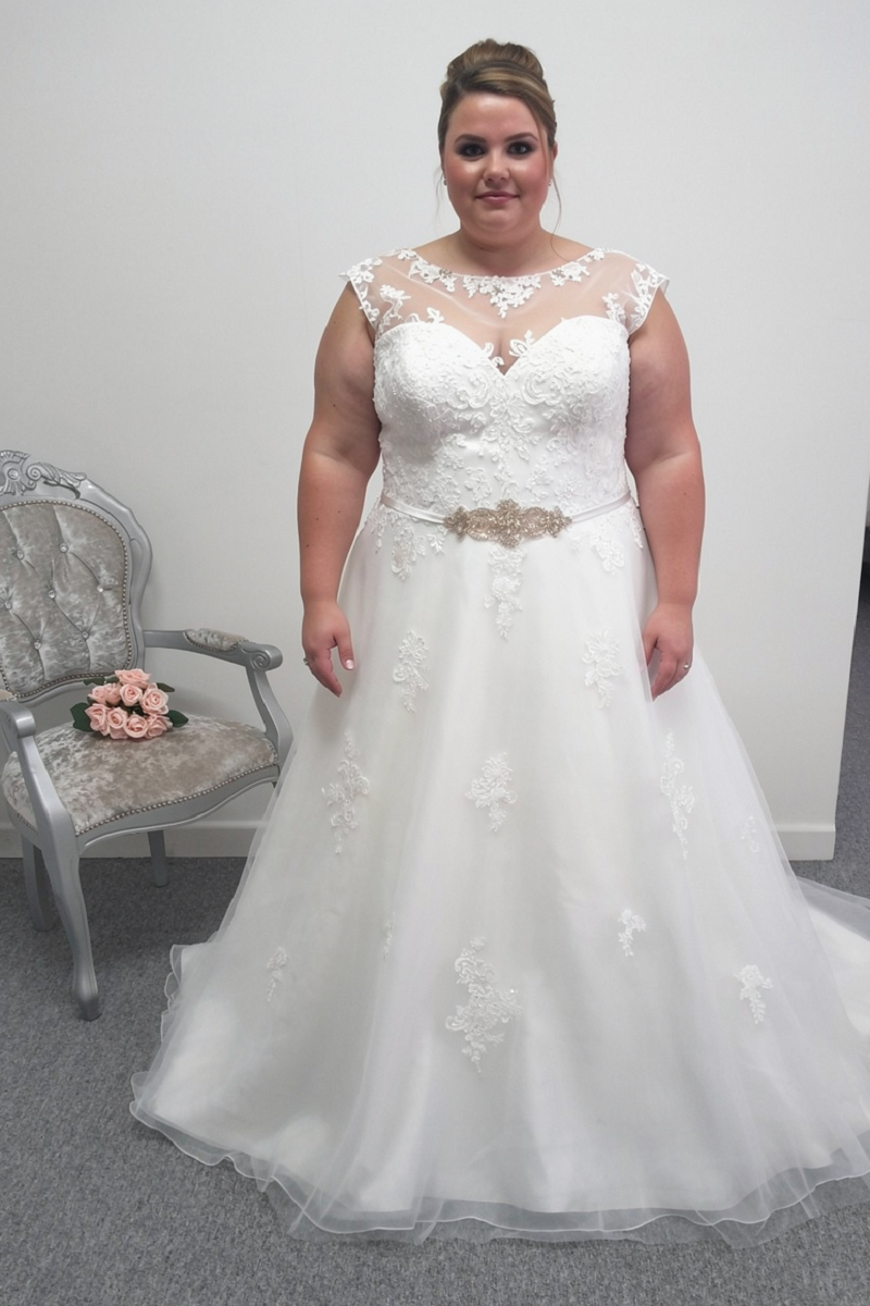 Eternity bride D5633 ivory wedding dress UK 24