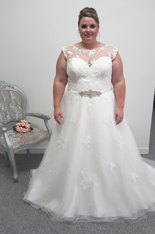 Eternity bride D5633 ivory wedding dress UK 24