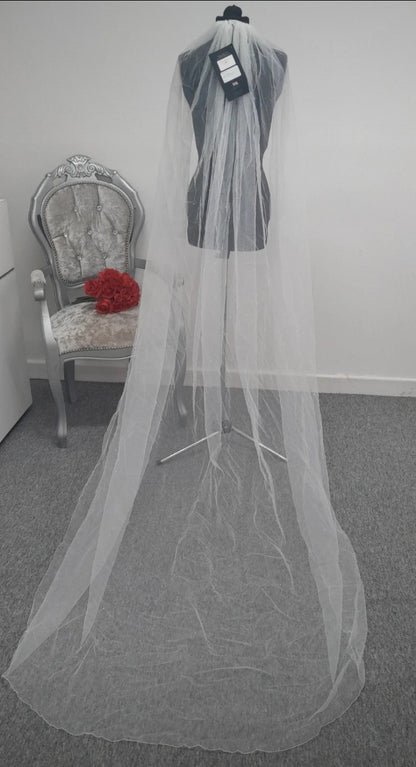 Joyce Jackson "Sahara" with diamontes ivory Italian wedding veil