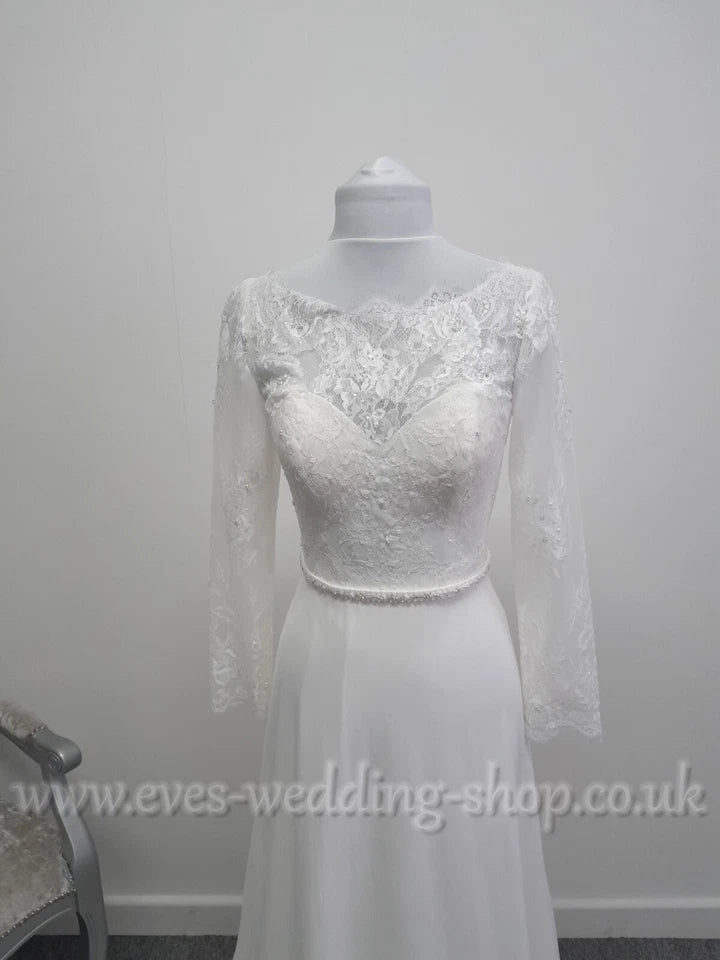 Berketex ivory wedding dress with sleeves UK 10 or size UK 22